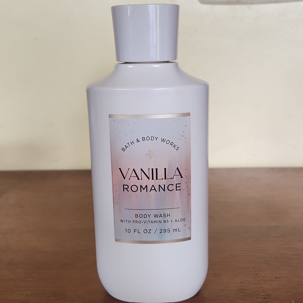 Bath & Body Works Vanilla Romance Body Wash